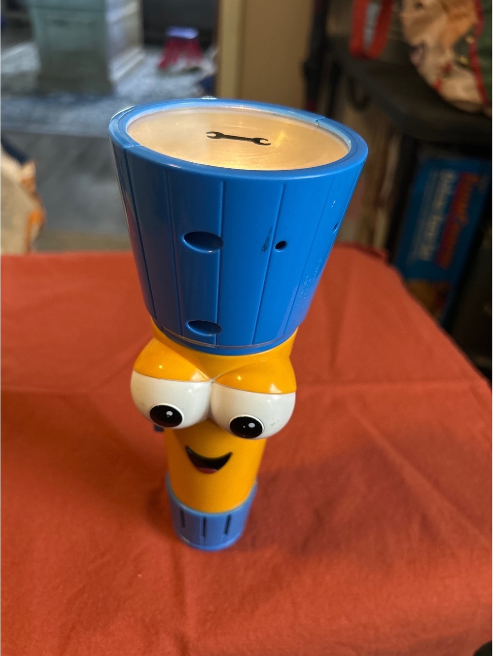 Flicker handy manny working flashlight